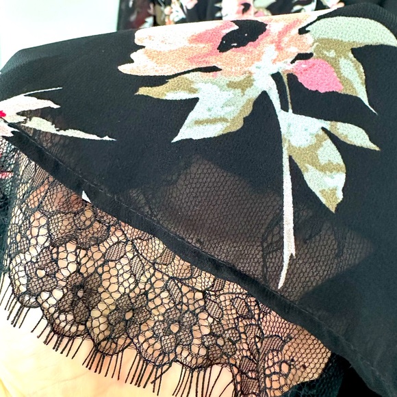 DEX dress with lace detail - Picture 4 of 4